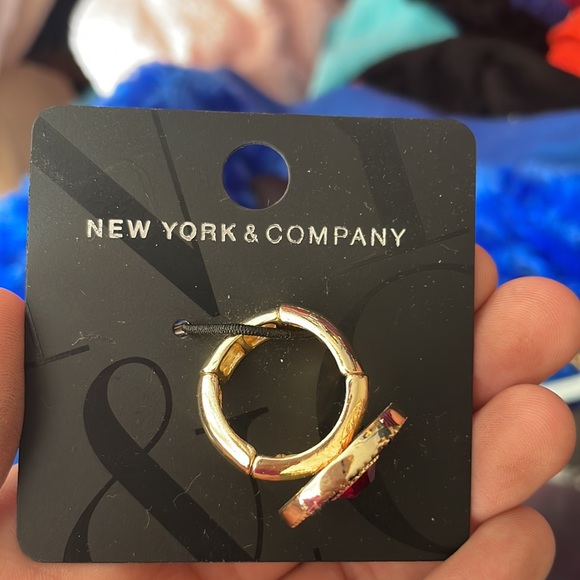 Red ring - Picture 2 of 5